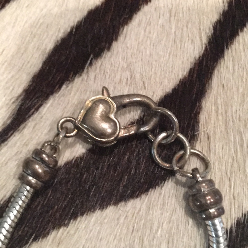 Bracelets. - Picture 2 of 6